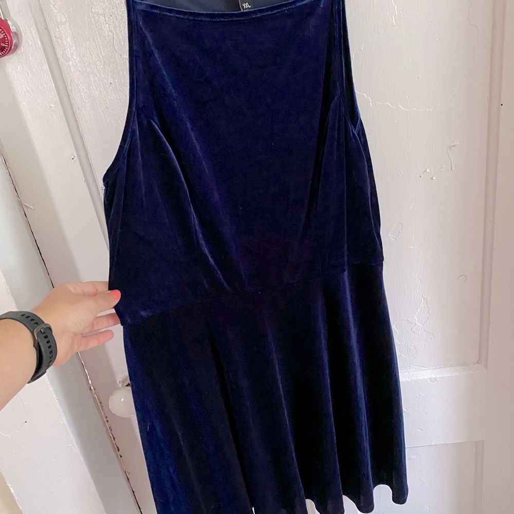 Navy velvet dress. Size XXL.